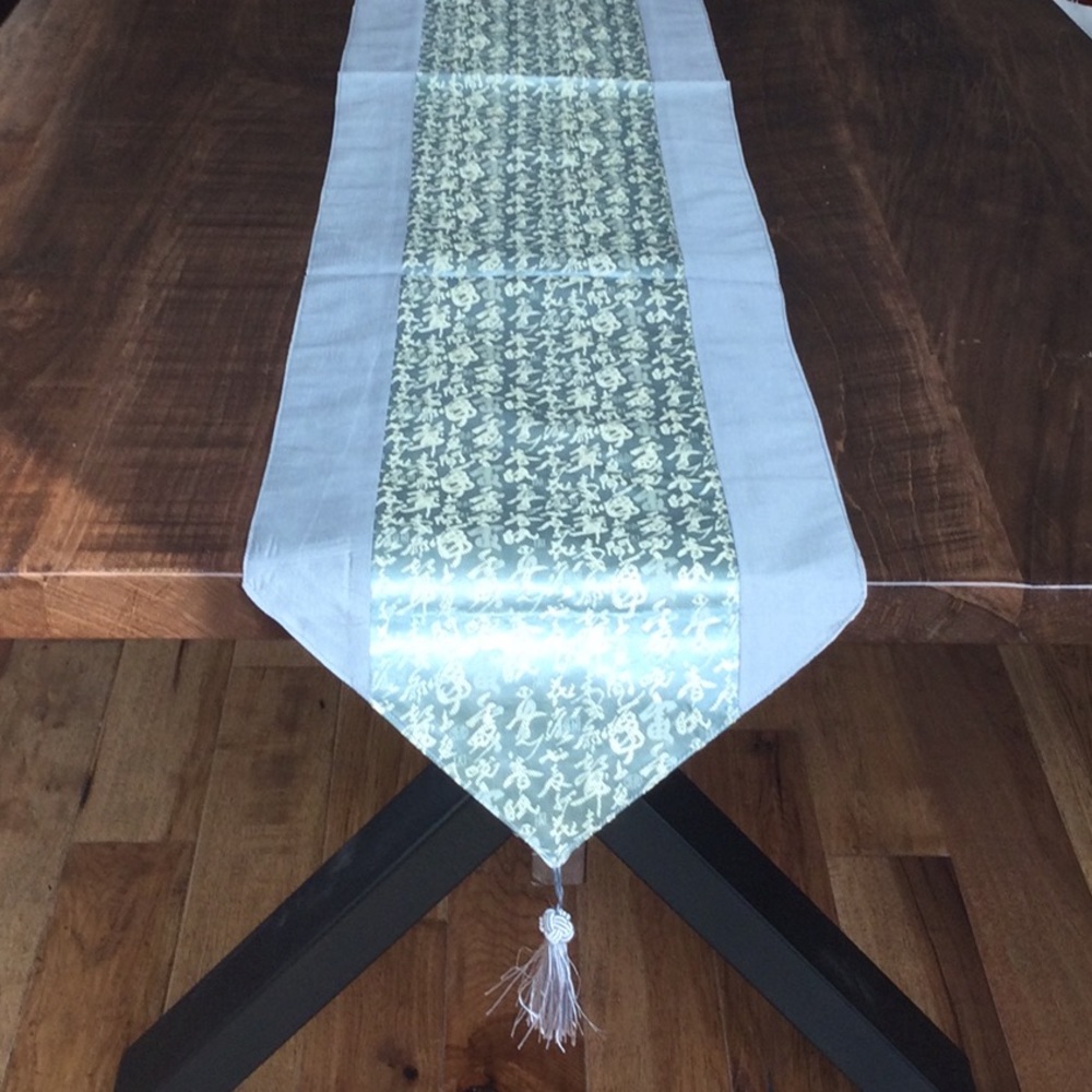 Table Runner NWT Grey on edges and silver in middle.
